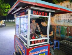 Patroli Malam Polsek Dewantara, Polisi Sapa Warga dan Jaga Situasi Kondusif