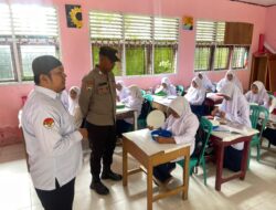 Polsek Pangkalan Kuras Awasi Pemberian Makan Bergizi Gratis di MTs Al-Qasimiyah dan SMPN 1