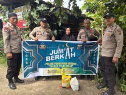 Polsek Pangkalan Kerinci Gelar Jumat Berkah, Salurkan Bantuan Sembako untuk Warga Kurang Mampu