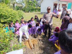 Polsek Ukui Tanamkan Cinta Lingkungan Lewat Aksi Green Policing