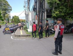 Polsek Klungkung Lakukan Pengamanan Sholat Jumat di Masjid Hasanudin