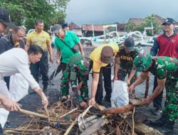 Polsek Dawan Ikut Sukseskan World Cleanup Day 2025 di Pantai Kusamba