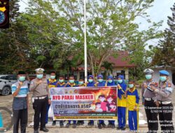 Peduli Lingkungan, Polisi Tanam Bibit Pohon dan Bagikan Masker di Sekolah