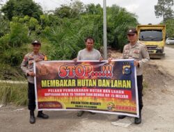 Cegah Karhutla, Polsek Teluk Meranti Sosialisasikan Maklumat Kapolda Riau ke Warga Perkebunan