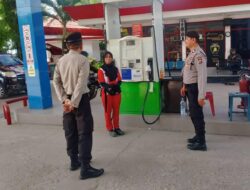 Polisi Patroli di Pangkalan Kerinci, Cegah Gangguan Keamanan di Swalayan dan SPBU