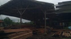 Kartu Pers Jadi Tameng Usaha Ilegal, Siomil Misterius di Langkahan Disorot