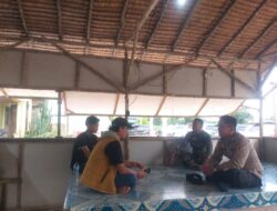 Perkuat Sinergi, Polsek Langgam dan Koramil 09 Gelar Silaturahmi di Desa Segati