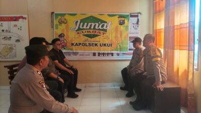 Polsek Ukui Serap Aspirasi Warga Lewat Jumat Curhat, Bahas Karhutla hingga Nongkrong Remaja