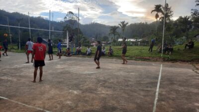 Satgas TMMD 126 dan Warga Jalin Keakraban Lewat Olahraga Voli