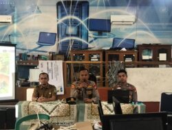 Siswa SMK Negeri 1 Kerumutan Tanam Bibit Pohon Bersama Polisi