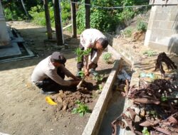 Dukung Program Kapolda Riau, Polsek Kerumutan Gelar Aksi Tanam Pohon