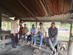 Bhabinkamtibmas Desa Sotol Sambangi Tokoh Masyarakat, Ini Yang Disampaikan