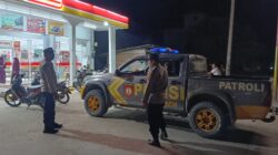 Cegah Kejahatan Malam, Polsek Kerumutan Gelar Patroli Blue Light