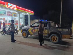 Cegah Kejahatan Malam, Polsek Kerumutan Gelar Patroli Blue Light