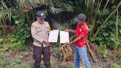 Tekan Risiko Kebakaran Lahan, Polsek Kuala Kampar Turun Sosialisasikan Maklumat Kapolda