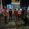 Patroli Malam Polsek Pangkalan Kerinci, Warga dan Security Dihimbau Waspada Kejahatan