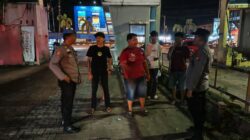 Patroli Malam Polsek Pangkalan Kerinci, Warga dan Security Dihimbau Waspada Kejahatan