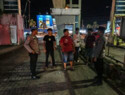 Patroli Malam Polsek Pangkalan Kerinci, Warga dan Security Dihimbau Waspada Kejahatan