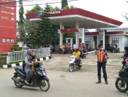 Cukup Sangat Nyaris, Personel Dishub Pemko Langsa, Masih Lakukan Pengejoban Di Galon SPBU Nomor 15.244.309, Desa Gampong Sidodadi
