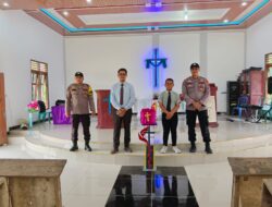 Jemaat Gereja di Pelalawan Terima Arahan Kamtibmas dari Polisi