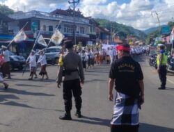 Personil Polsek Padangbai Bersinergi dengan Pecalang,  Amankan Rangkaian Piodalan di Pura Silayukti