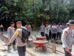 Polri Bersama Pemda Bangun Hunian Sementara untuk Pengungsi di Pesisir Selatan