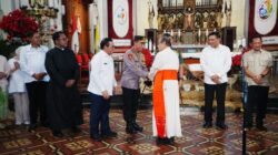 Pastikan Pengamanan dan Pelayanan Misa Malam Natal, Kapolri Tinjau 2 Gereja