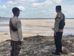 Polsek Teluk Meranti Patroli Pantai Ogis untuk Amankan Wisata Ombak Bono