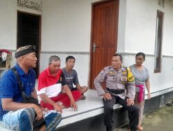 Melalui Jumat Curhat Bhabinkamtibmas Colling System Melayat ke Rumah Warga Yang Sedang Berduka