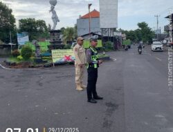 Unit Turjawali Sat Lantas Lakukan Pengaturan dan Penjagaan, di Pos 3 Patung Salak Jasri