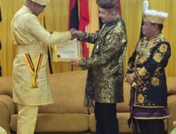 Dinas Luar Negeri Pertama MAI ke Malaysia, Sekjen Dianugerahi Darjah Kerabat Undang Naning