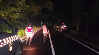 Tingkatkan Keamanan Wilayah Hukumnya, Personel Polsek Selat Rutin Gelar Blue Light Patrol 