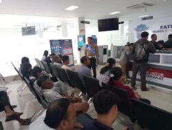 Pentingnya Memahami Peraturan Lalu Lintas, Satlantas Polres Karangasem Edukasi kepada Pemohon SIM Baru 