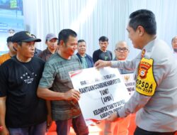 Penyerahan Alsintan di Maros, Kapolda Sulsel Tegaskan Dukungan Swasembada Pangan