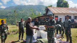 Pengungsi Delung Sekinel Terharu, TNI-AD Bantu Alat Air Siap Dikomsumsi