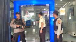 Personel Polsek Ukui Sambangi Bank-Bank untuk Jaga Kamtibmas