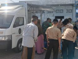 TNI Menyalurkan Mobil Penjernih Air Bantuan Dari Kemenko Polkam Untuk Warga Terdampak