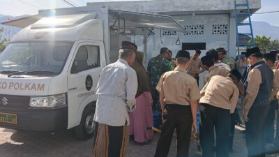 TNI Menyalurkan Mobil Penjernih Air Bantuan Dari Kemenko Polkam Untuk Warga Terdampak