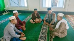 Bhabinkamtibmas Desa Angkasa Gelar Curhat Usai Sholat Jumat Bersama Tokoh Agama