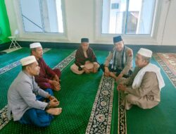 Bhabinkamtibmas Desa Angkasa Gelar Curhat Usai Sholat Jumat Bersama Tokoh Agama