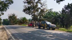 Polisi Pangkalan Lesung Atur Lalu Lintas untuk Tingkatkan Kamseltibcar