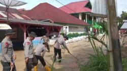 Hujan dengan Intensitas Tinggi Picu Longsor di Agam, Personel Polsek Tanjung Raya Siaga di Lokasi Bencana