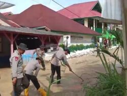 Hujan dengan Intensitas Tinggi Picu Longsor di Agam, Personel Polsek Tanjung Raya Siaga di Lokasi Bencana