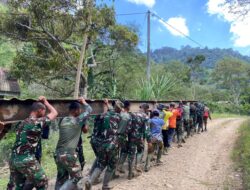 Wujudkan Kemanunggalan TNI–Rakyat, Koramil 08/Silih Nara Bersama Warga Bangun Jembatan Darurat