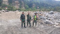 Dandim 0106/Aceh Tengah Tinjau Pembangunan Jembatan Sementara di Desa Bergang