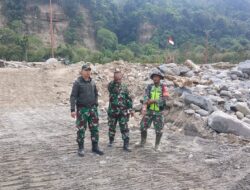 Dandim 0106/Aceh Tengah Tinjau Pembangunan Jembatan Sementara di Desa Bergang