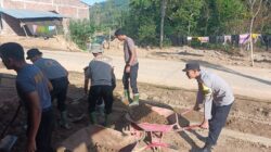 Polres Aceh Tengah Bersama Brimob Pulihkan Rumah Warga Terdampak Bencana di Rusip Antara