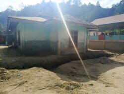 Satgas Kodim 0106/Aceh Tengah Bersama Warga Bersihkan dan Cat Musala Ar-Rahmah Bencana