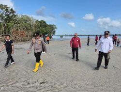 UPIKA Teluk Meranti Pelalawan Bersih-Bersih Pantai Ogis
