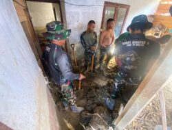 TNI Bersihkan SMPN 26 Takengon Pascabanjir Bandang di Aceh Tengah